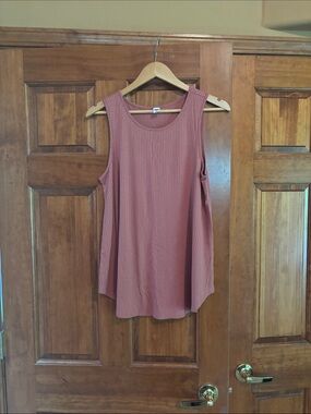 Old Navy Ribbed Sleeveless Tank in Mauve Pink